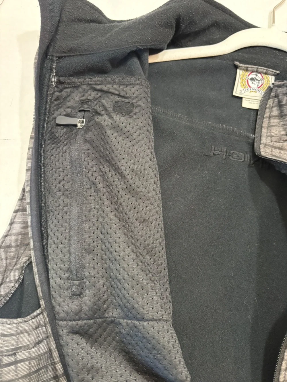 Cinch mens bonded softshell vest size 2XL, gray checkered, used - Picture 7 of 7